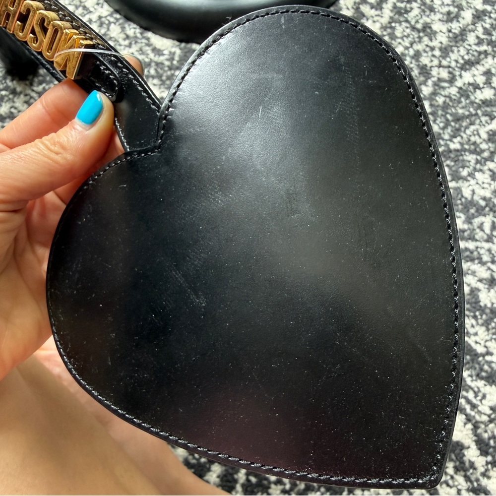 🖤Moschino BLACK wristlet with Gold🖤 - Picture 13 of 14